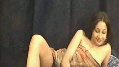 Desi porn tube of Indian mature bhabhi exposed herself