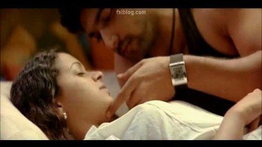 Bhavana (South Indian Actress) Kiss Scene – FSIBlog.com