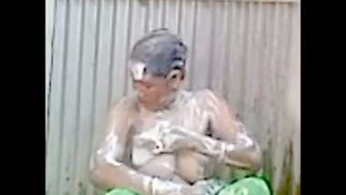 Bangladeshi mature aunty outdoor bath
