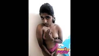Tamil Indian Teen Masturbating Rubbing Her Wet Pussy For Lov