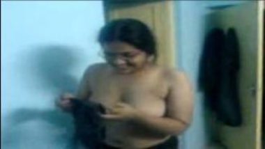 Busty Sexy Tamil Bhabhi Filmed By Lover While Dressing