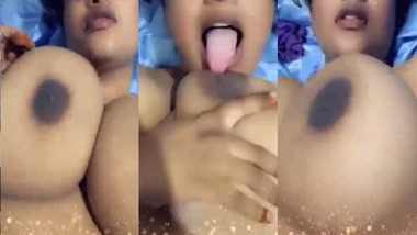 Big natural tits show off on snapchat