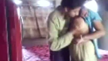 Indian sexy video of a horny guy enjoying and seducing a sexy milf
