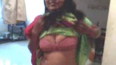 Beautiful Indore bhabhi boob n choot show