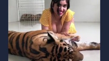 380px x 214px - Tiger With Girl Sex
