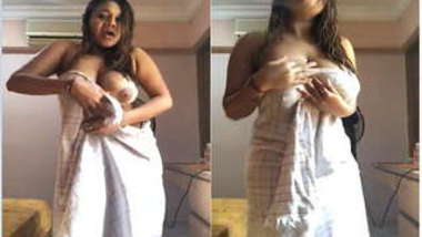 After shower naked Desi babe with great XXX tits dances on camera