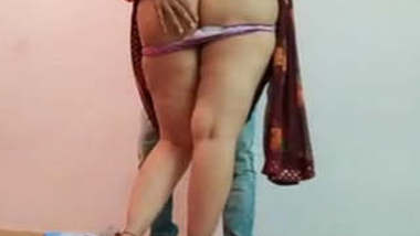 lucky guy romance with frnd mom in saree hubby comes bfore fucking leaked mms