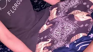 Bhabhi came to brother-in-law's room and got fucked all night