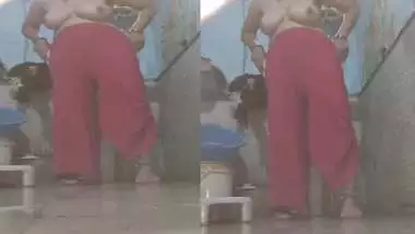 Friend mom nude bath caught on camera under the door