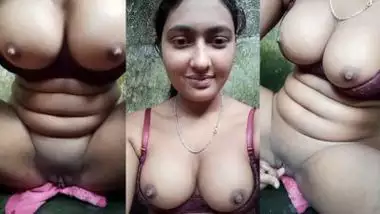 Desi nude girl plays with her boobs and pussy