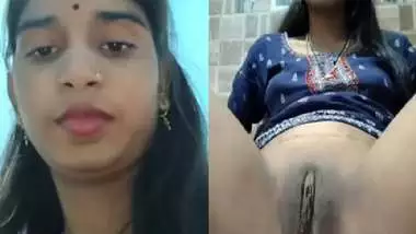 Desi girl rubbing g-spot and fingering in a horny mood